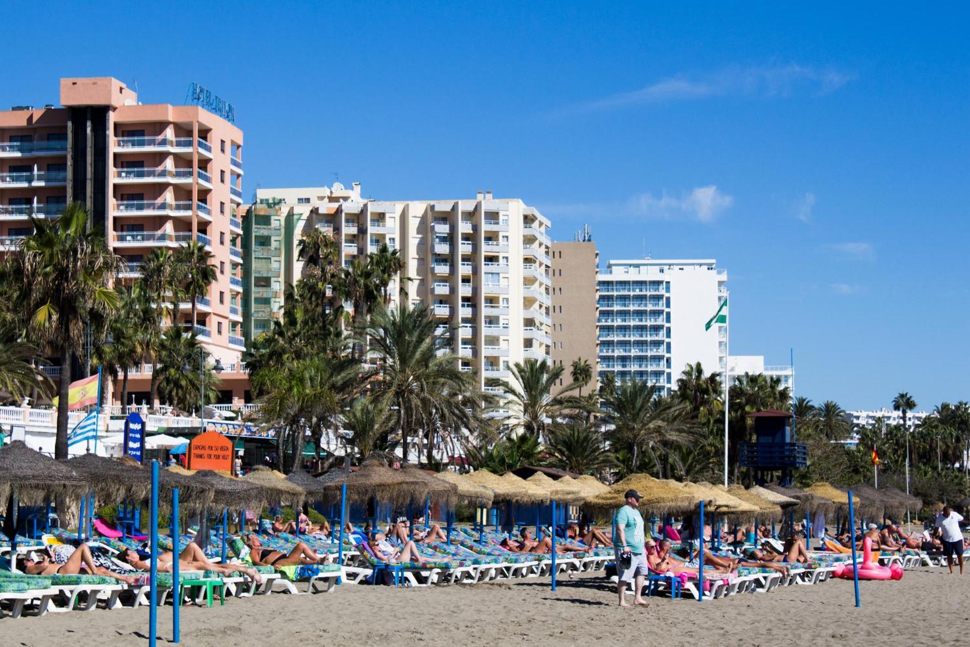 Benal Beach Suite Ii, Estudio Con Parque Acuatico Y Vistas Al Mar. Benalmádena Εξωτερικό φωτογραφία